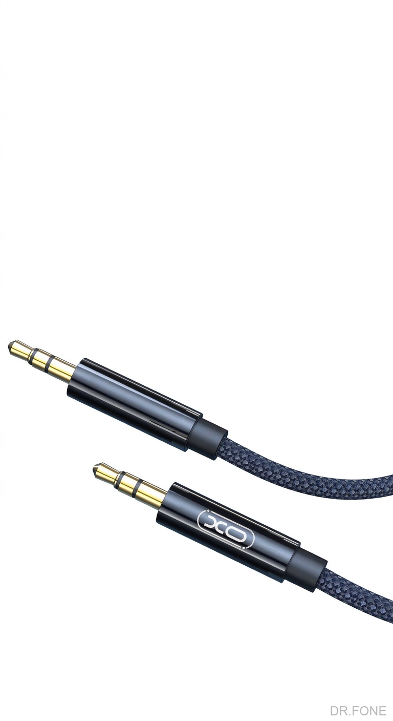 DRFONE-IMG-2599 XO NB-R211C 3.5mm male to male audio cable, black, showing connectors and durable build